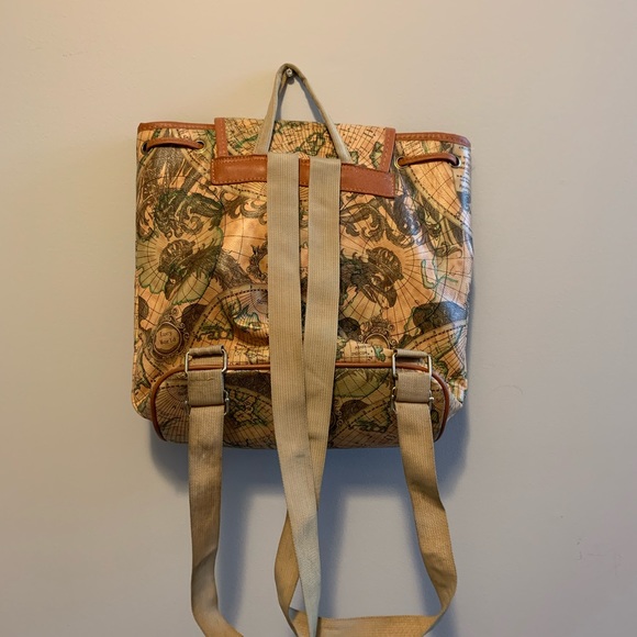 World backpack - Picture 2 of 4